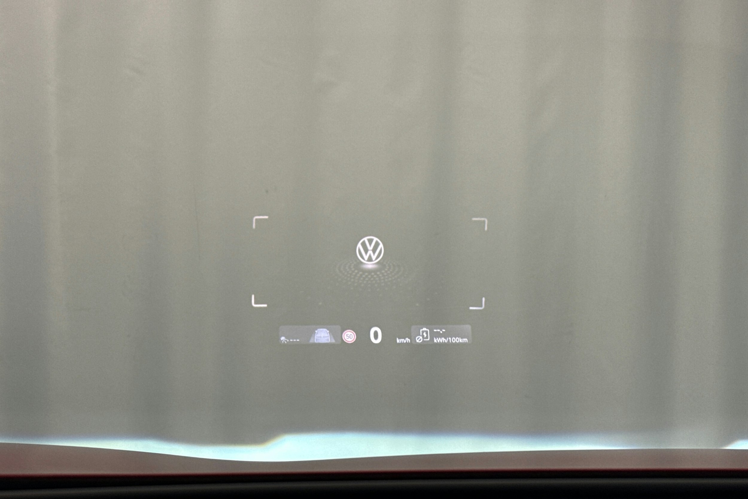 punainen Volkswagen ID.4 2025 kuva 18.