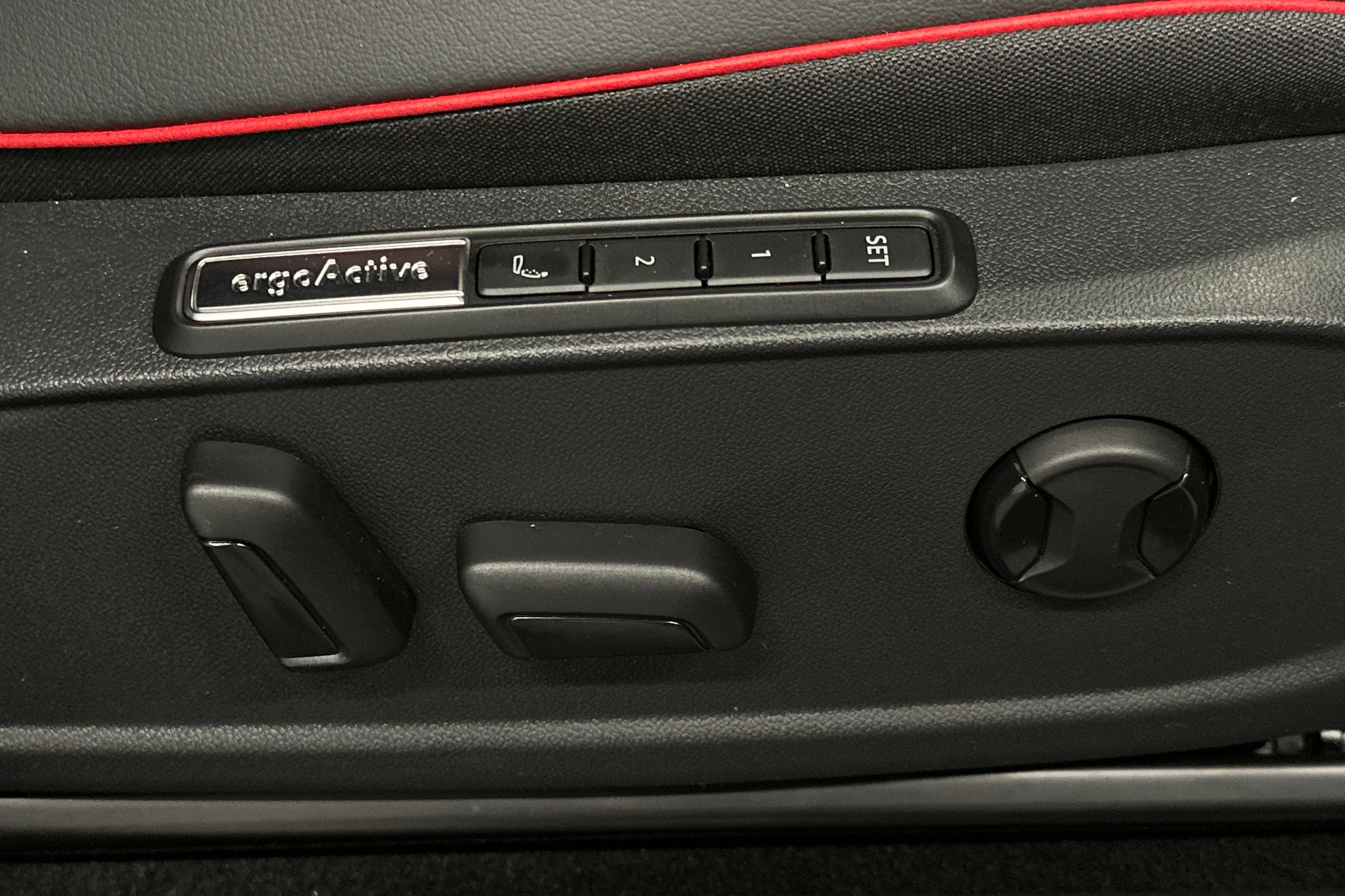 musta Volkswagen ID.4 2025 kuva 15.