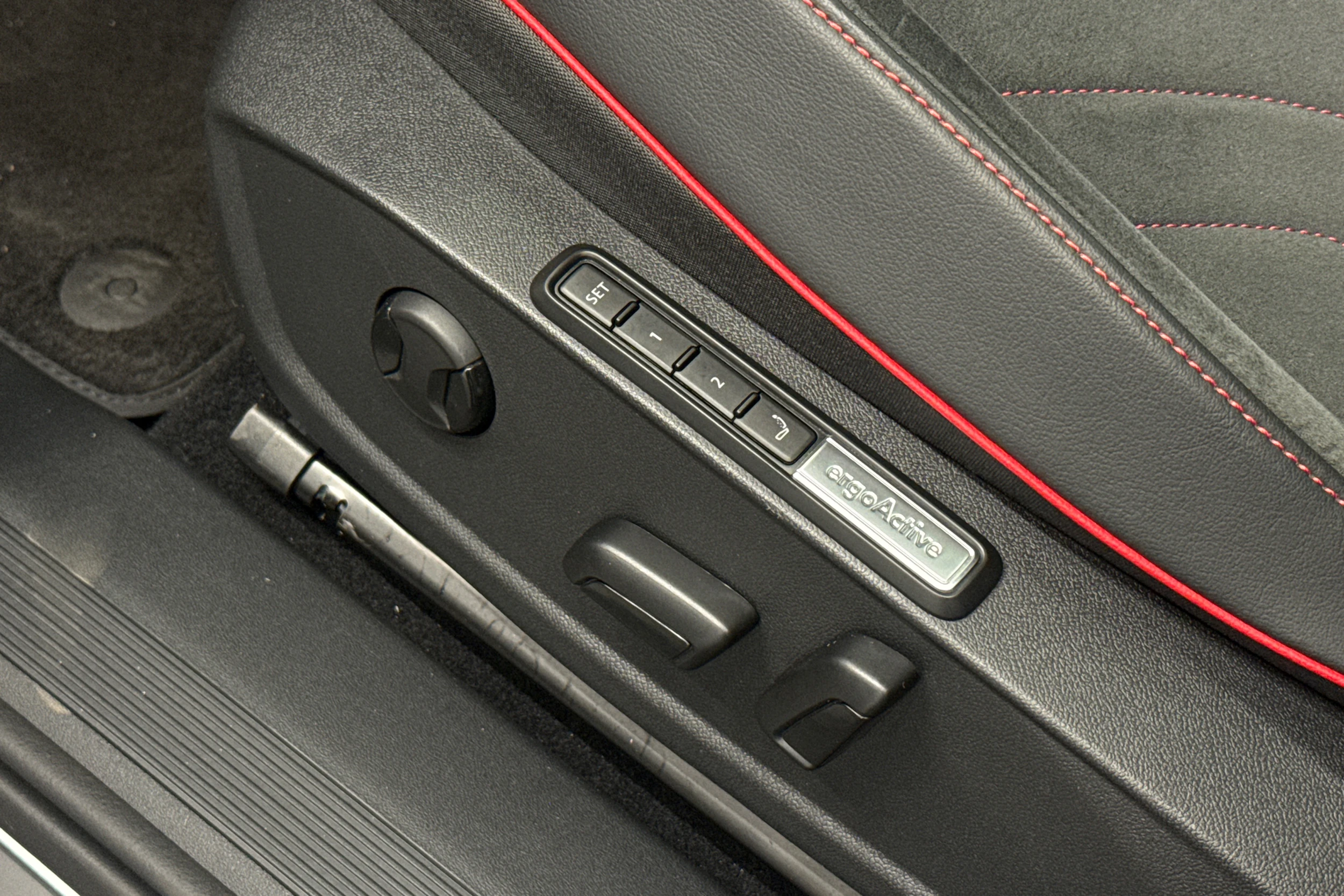 harmaa Volkswagen ID.4 2025 kuva 26.