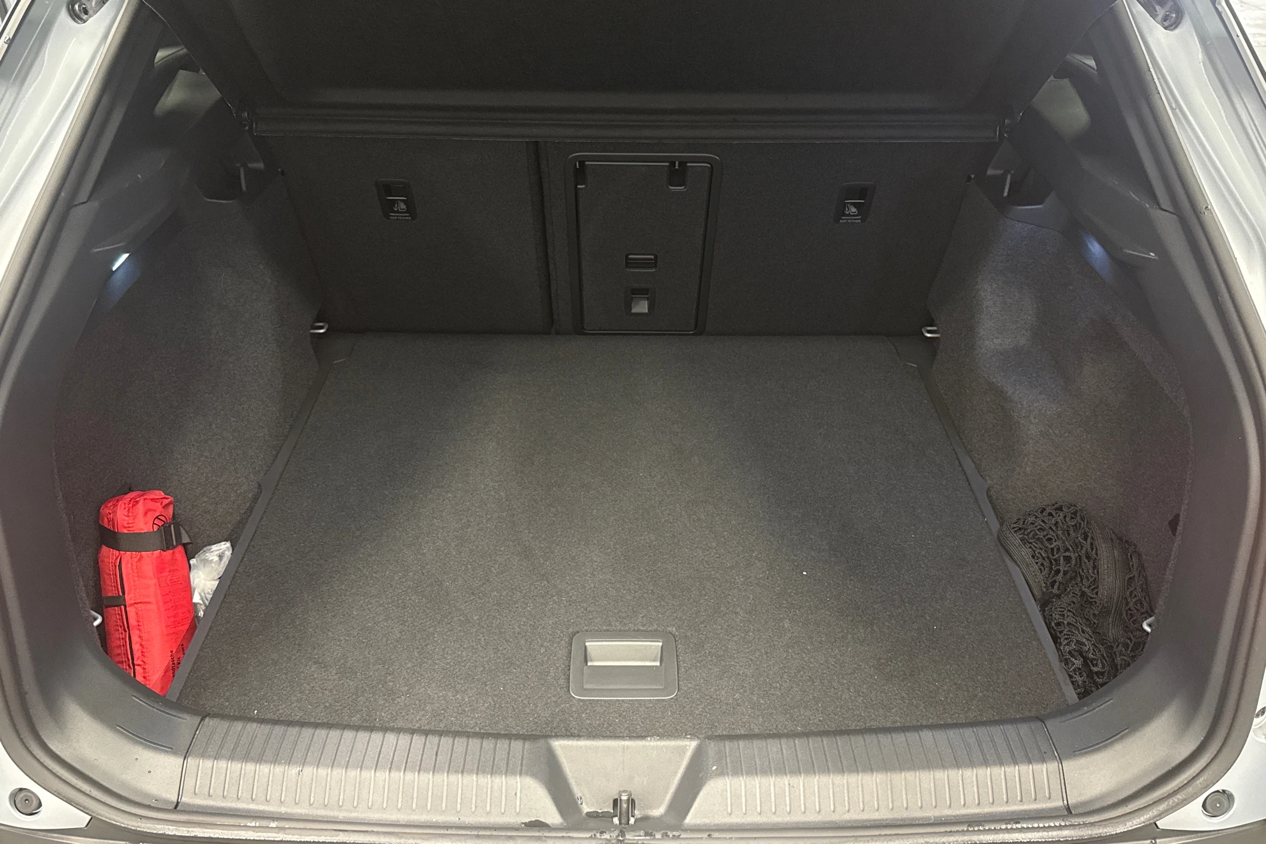 harmaa Volkswagen ID.4 2025 kuva 27.