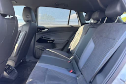 valkoinen Volkswagen ID.4 2025 kuva 4.