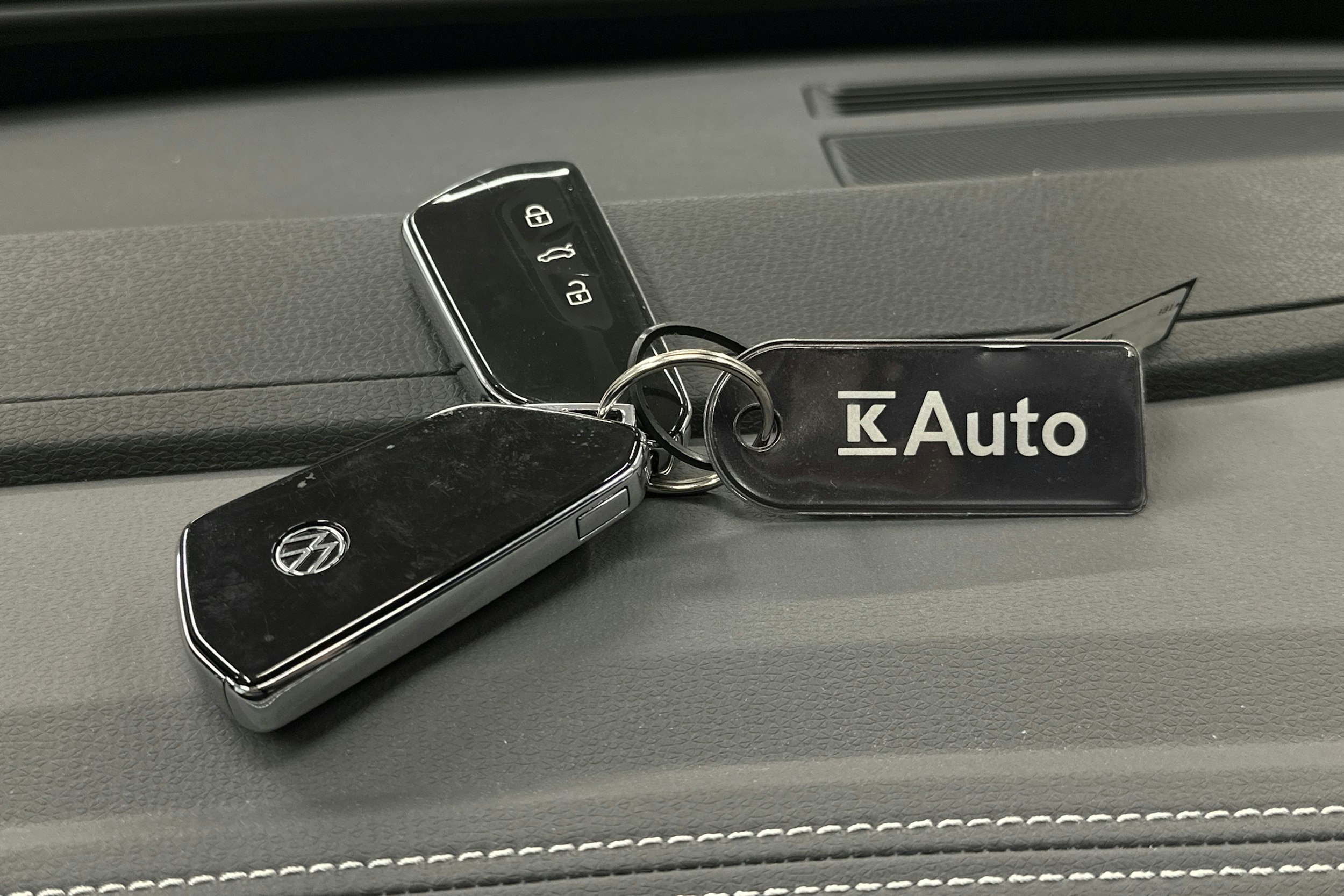 musta Volkswagen ID.4 2025 kuva 30.