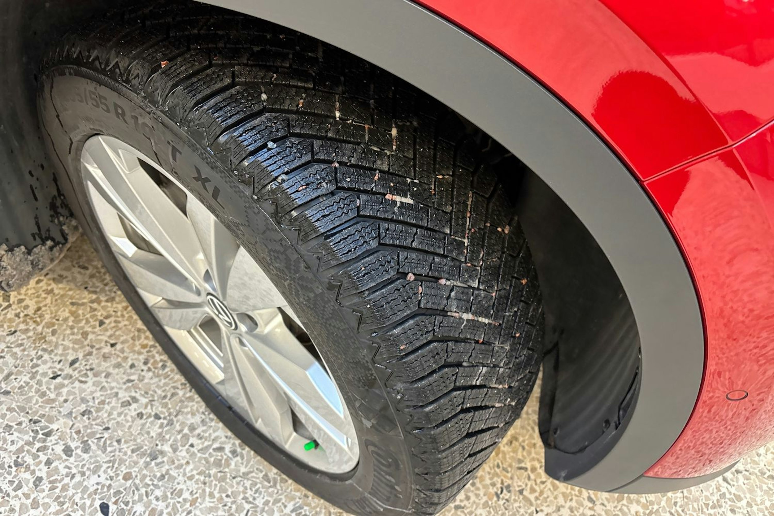 punainen Volkswagen ID.4 2025 kuva 10.