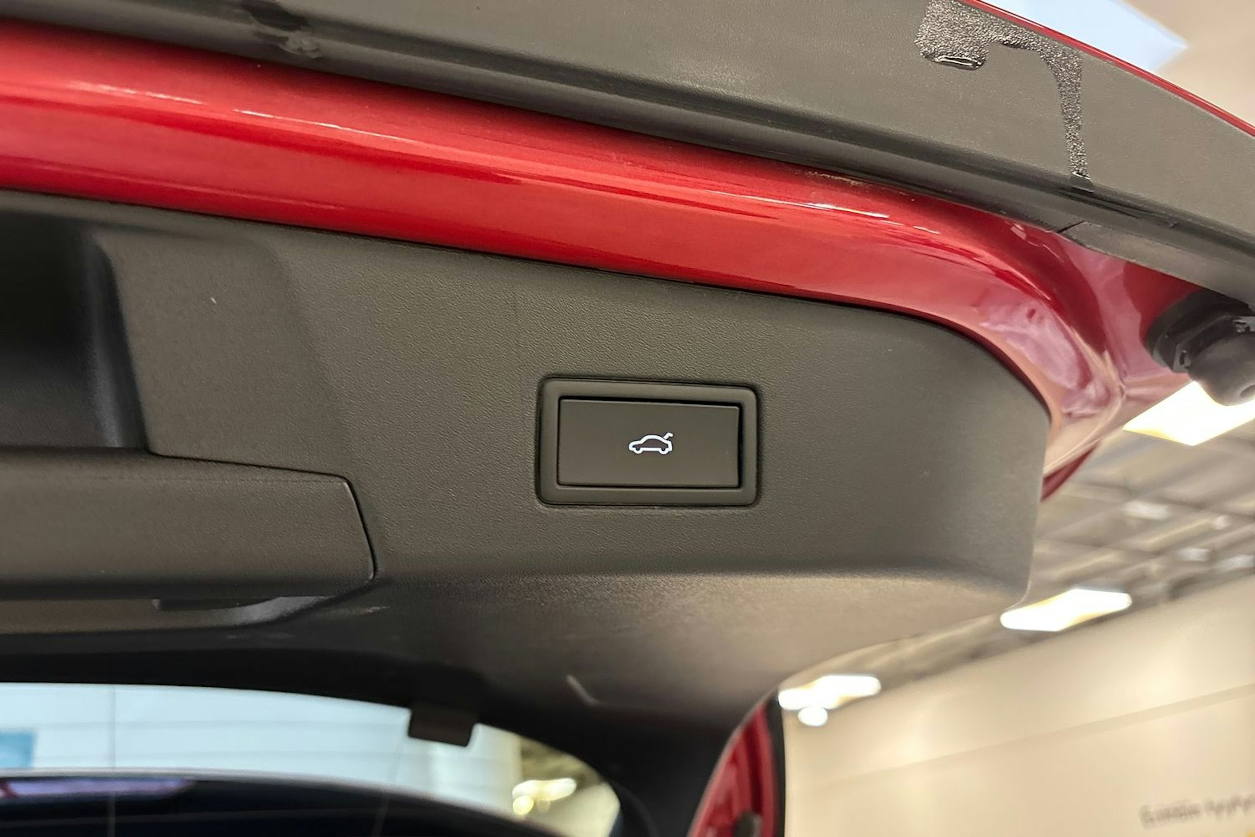 punainen Volkswagen ID.4 2025 kuva 12.