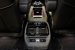 punainen Volkswagen ID.4 2025 kuva 13.