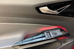 punainen Volkswagen ID.4 2025 kuva 14.