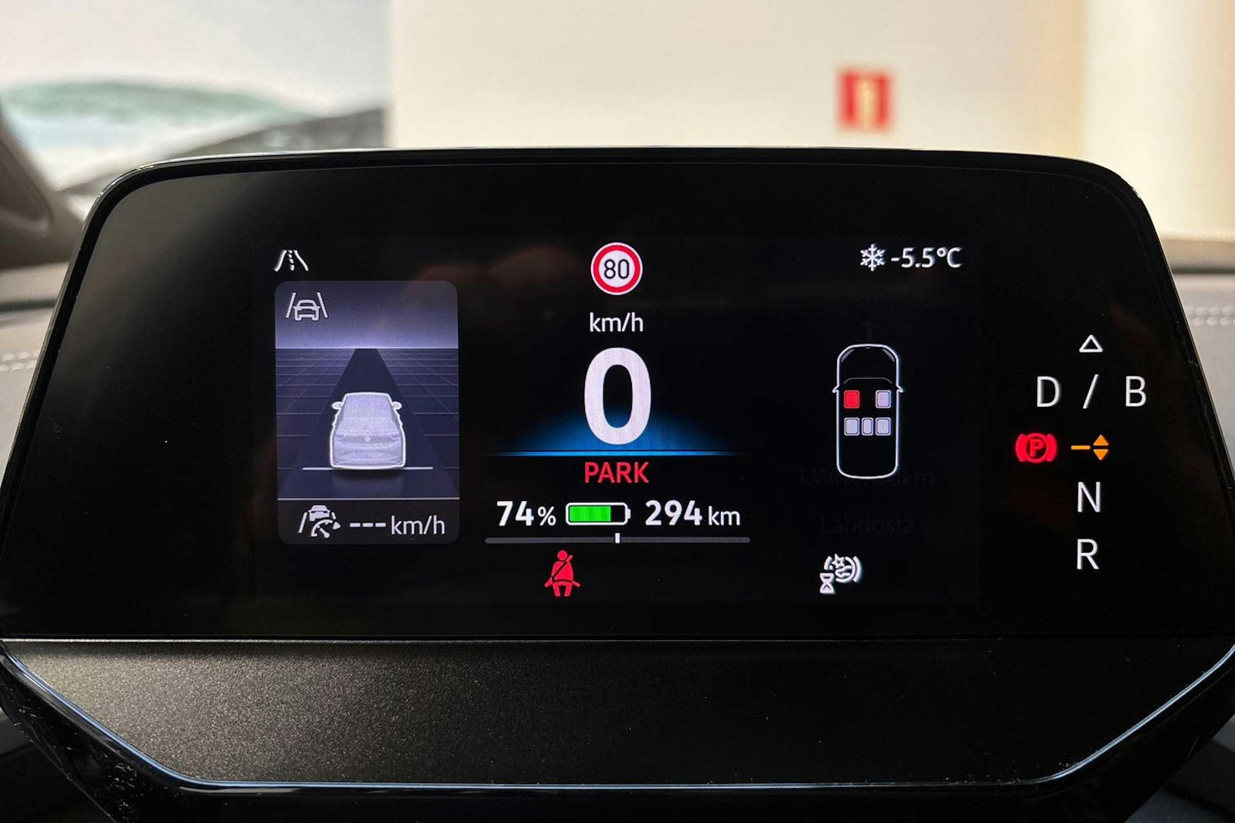 punainen Volkswagen ID.4 2025 kuva 17.