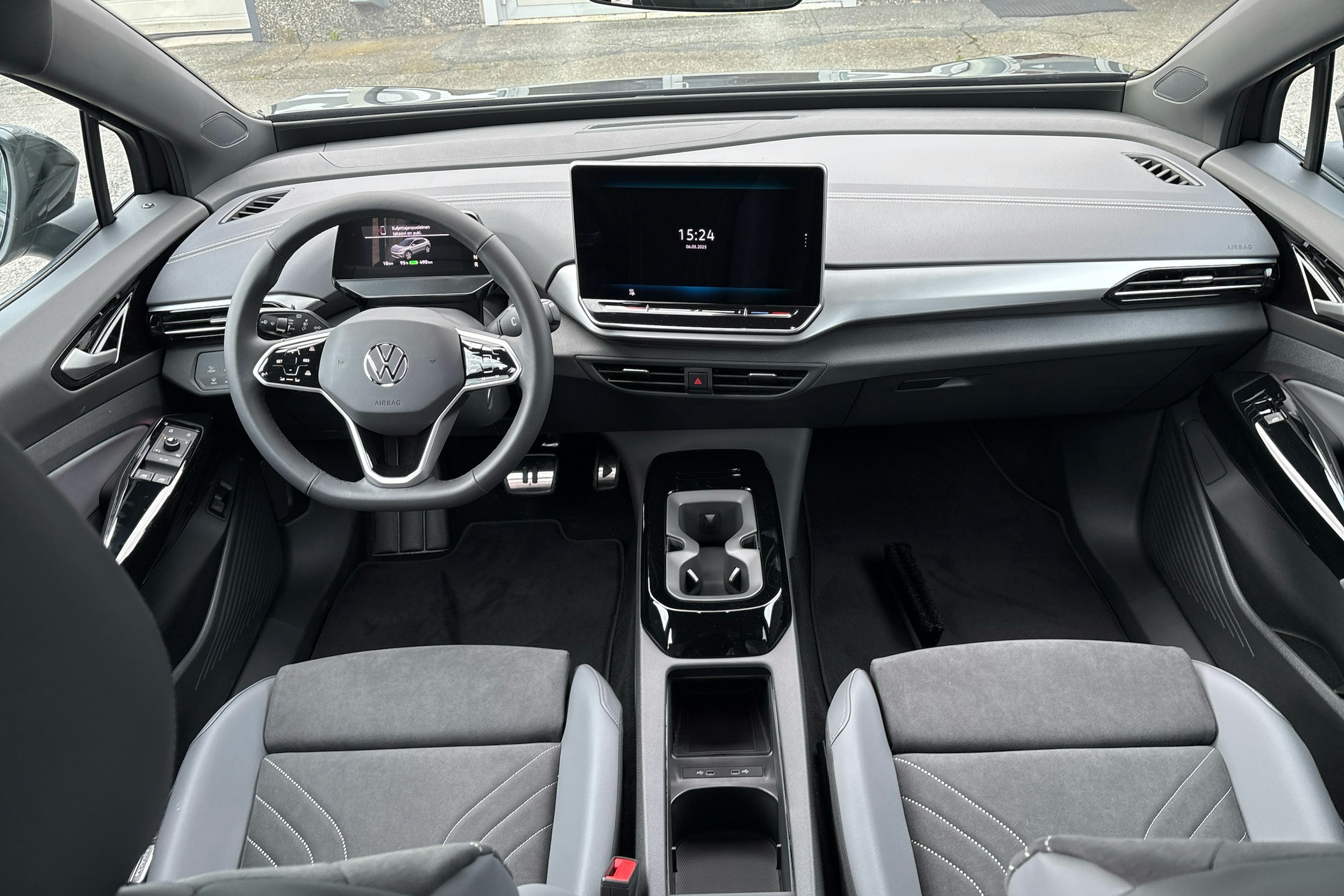 musta Volkswagen ID.4 2025 kuva 7.