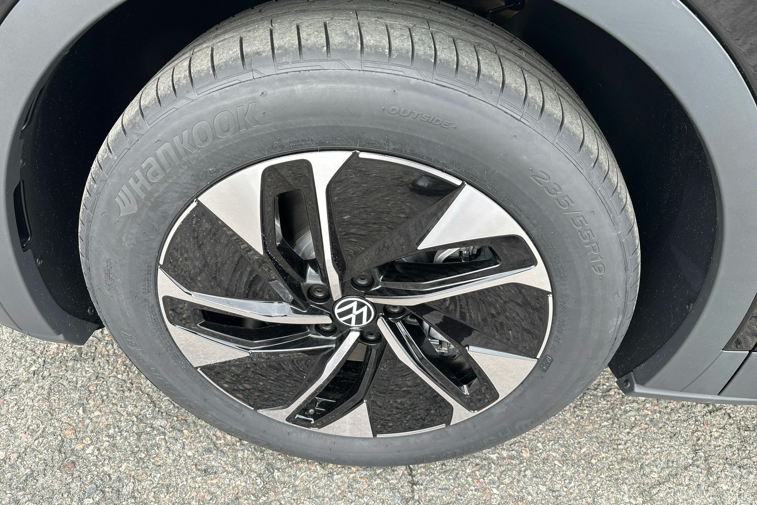 musta Volkswagen ID.4 2025 kuva 9.