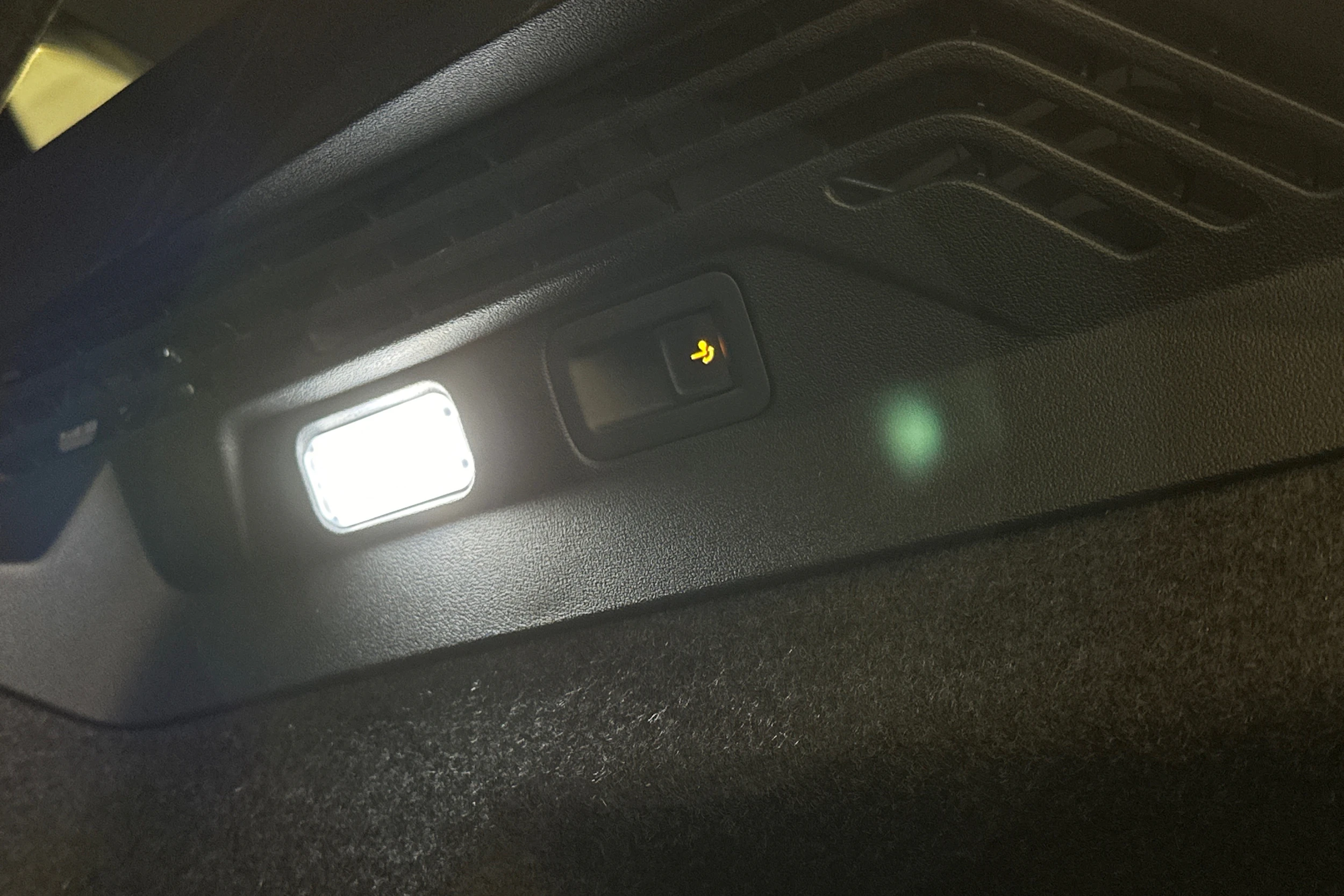 sininen Volkswagen ID.4 2025 kuva 13.