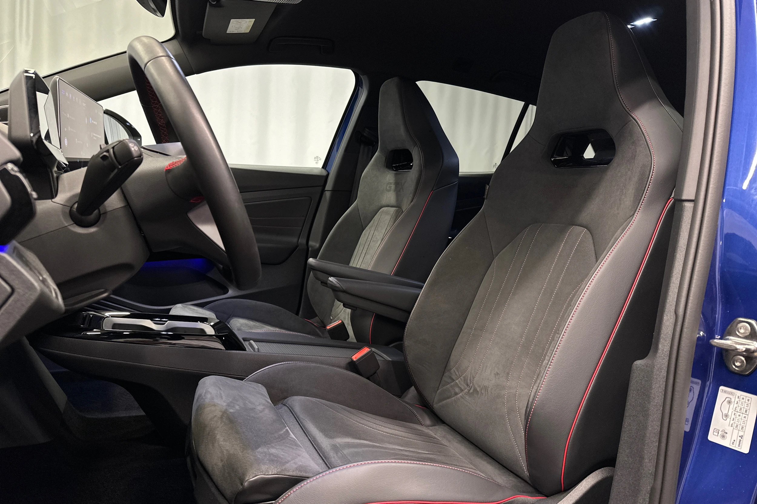 sininen Volkswagen ID.4 2025 kuva 14.