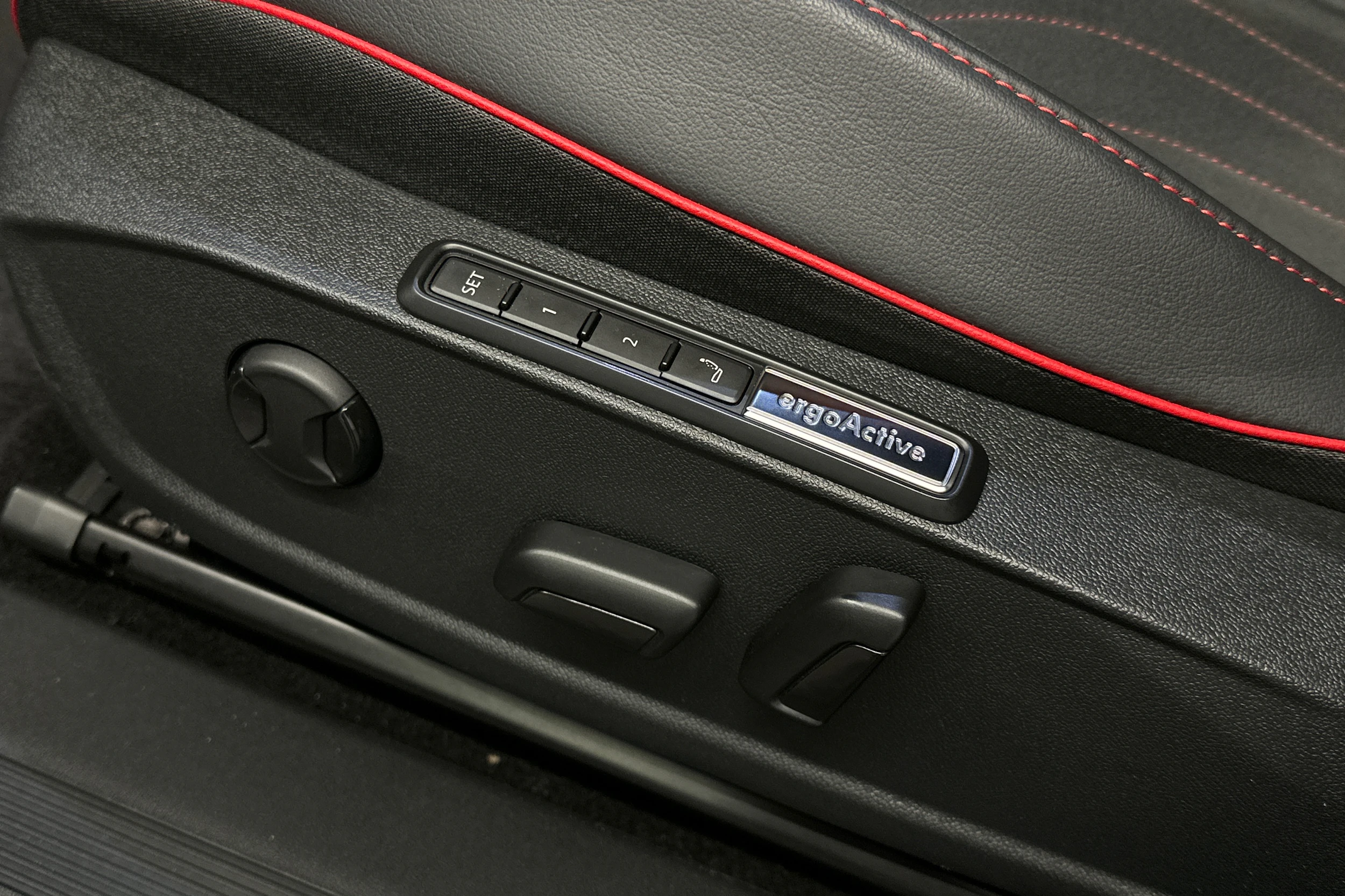 sininen Volkswagen ID.4 2025 kuva 15.