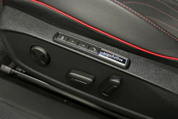 sininen Volkswagen ID.4 2025 kuva 15.