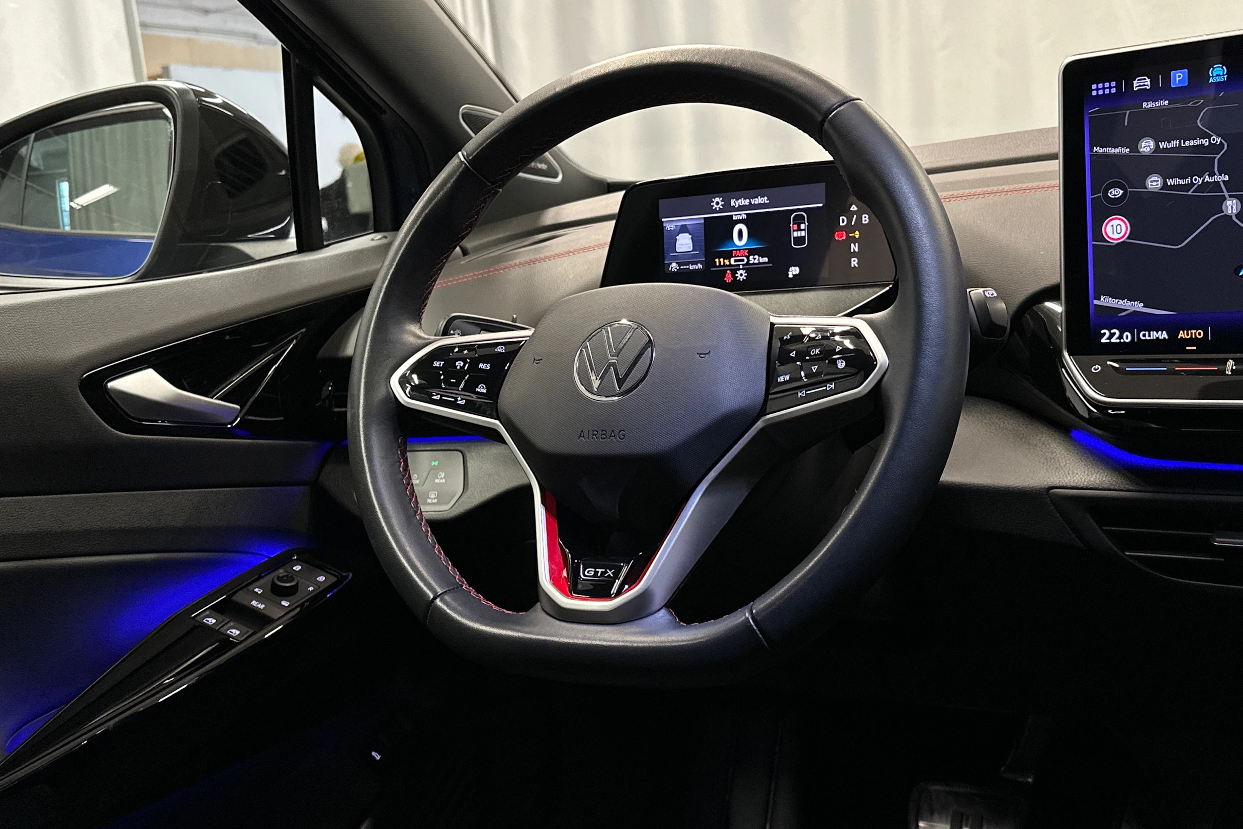 sininen Volkswagen ID.4 2025 kuva 16.