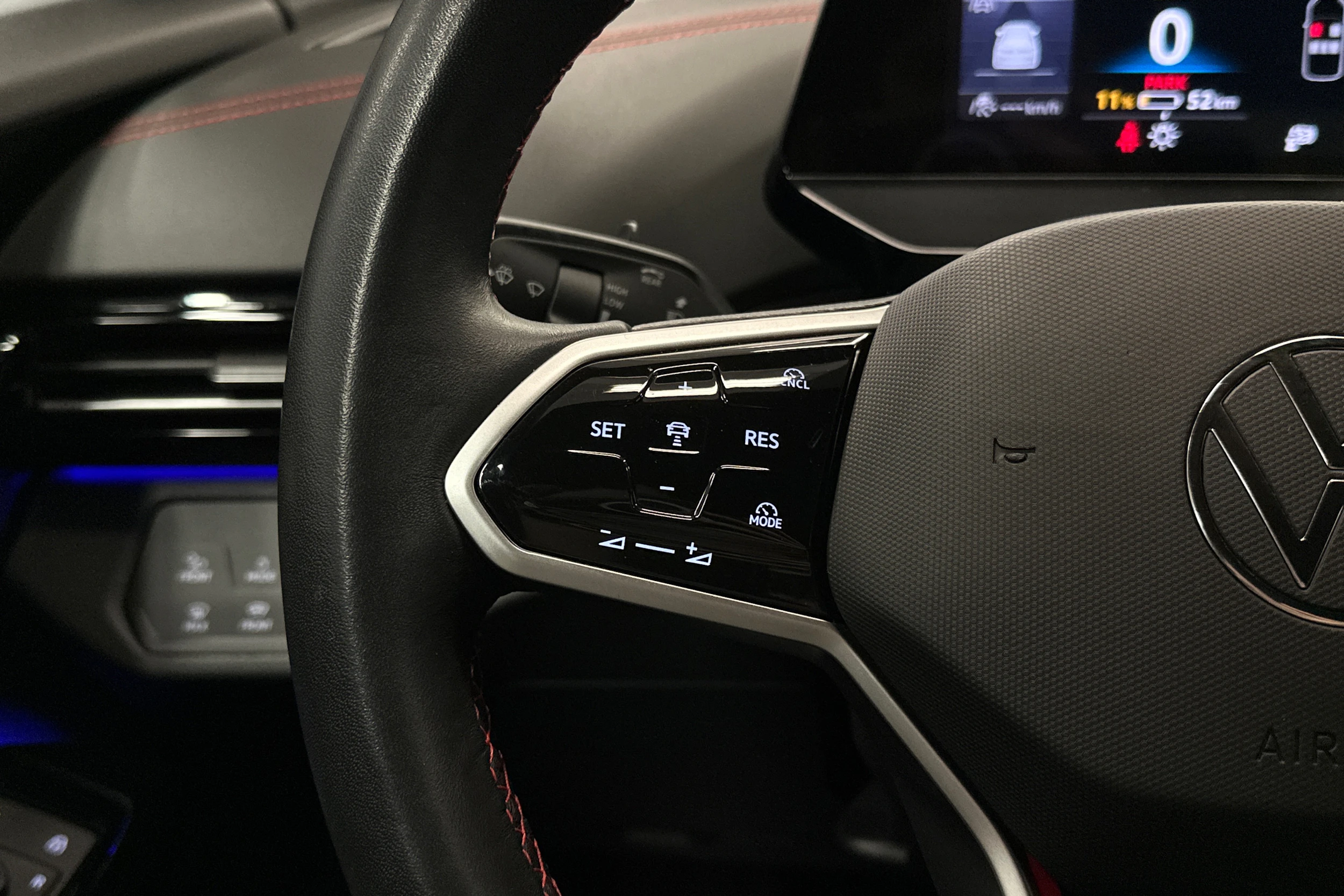 sininen Volkswagen ID.4 2025 kuva 17.