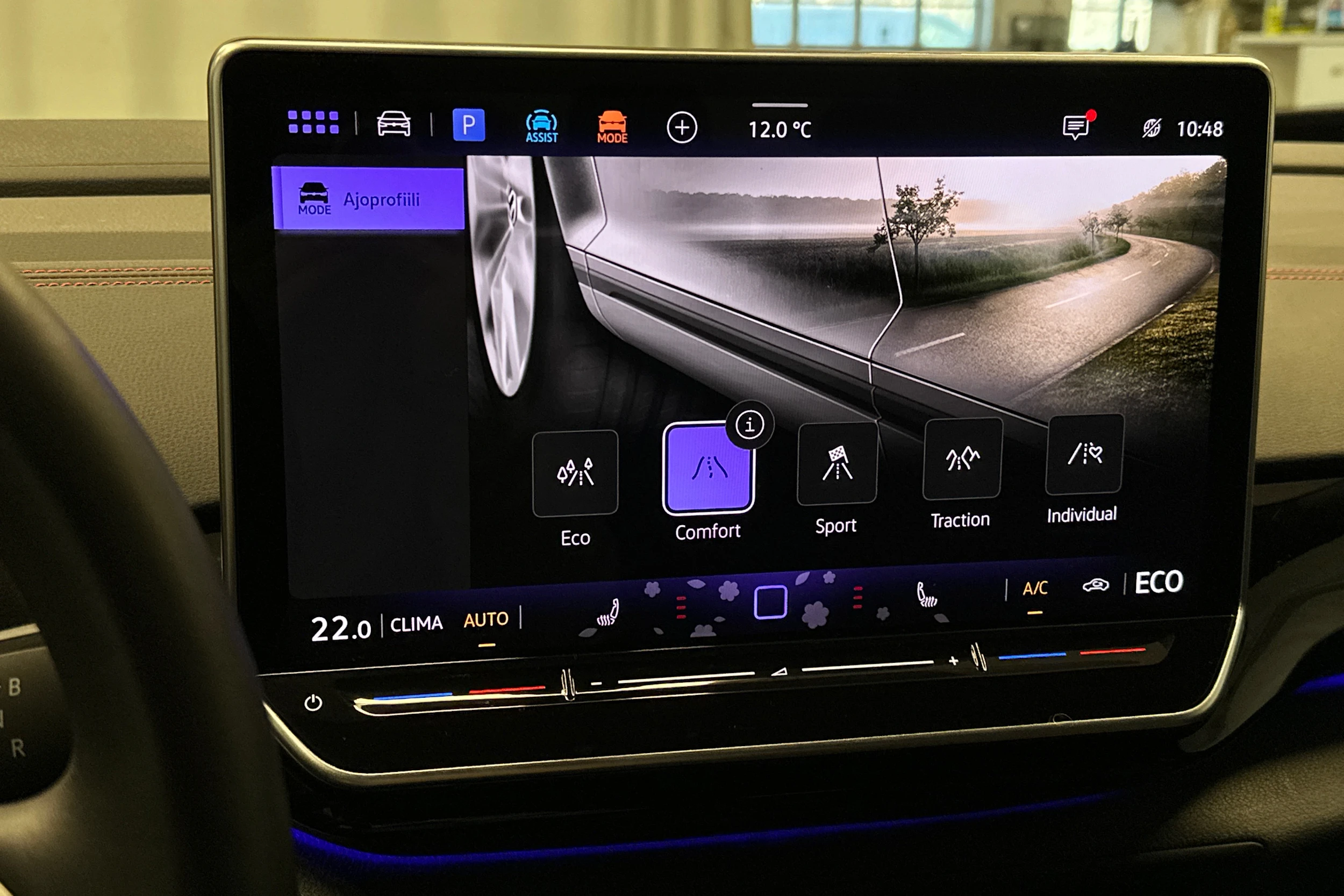 sininen Volkswagen ID.4 2025 kuva 24.