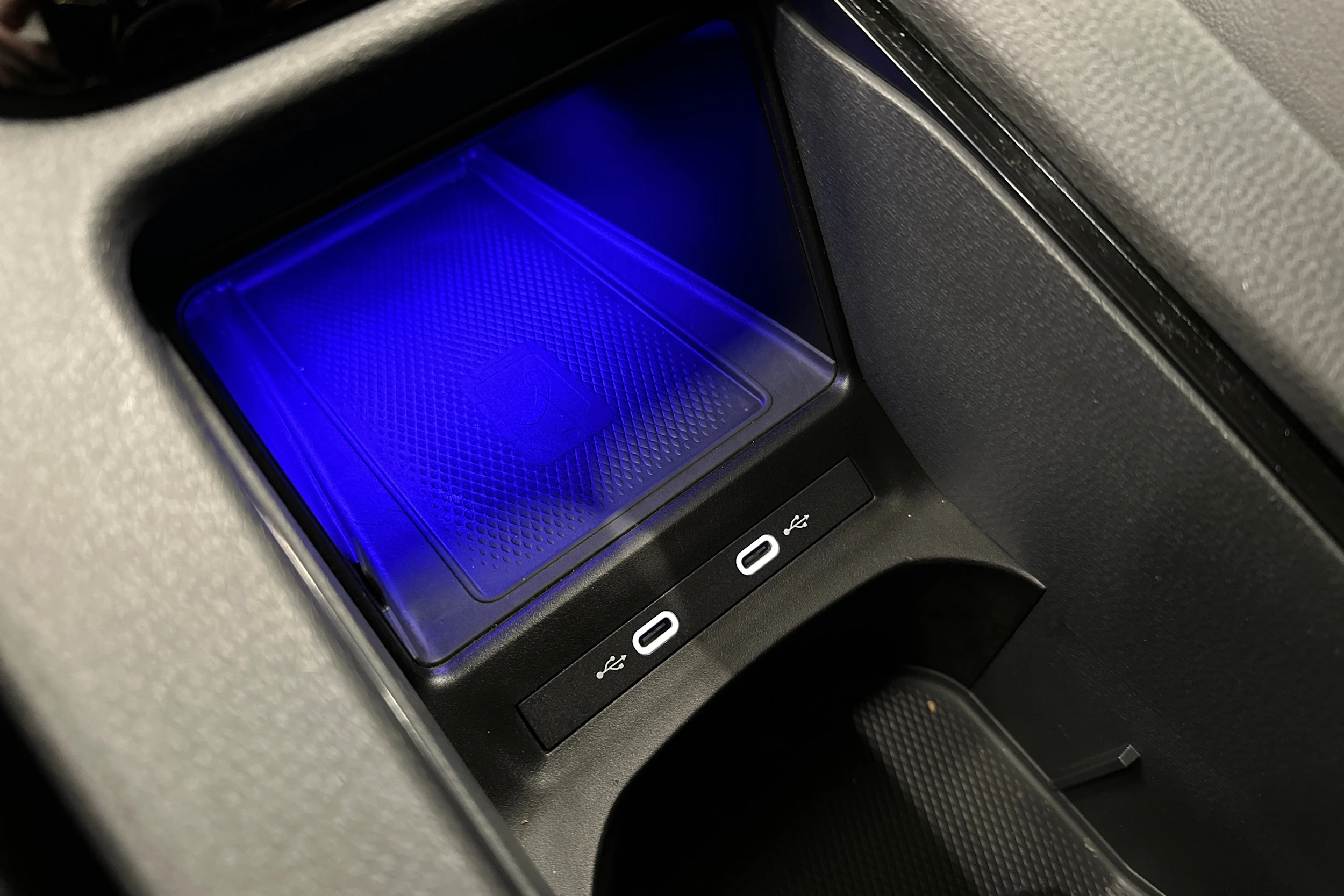 sininen Volkswagen ID.4 2025 kuva 35.