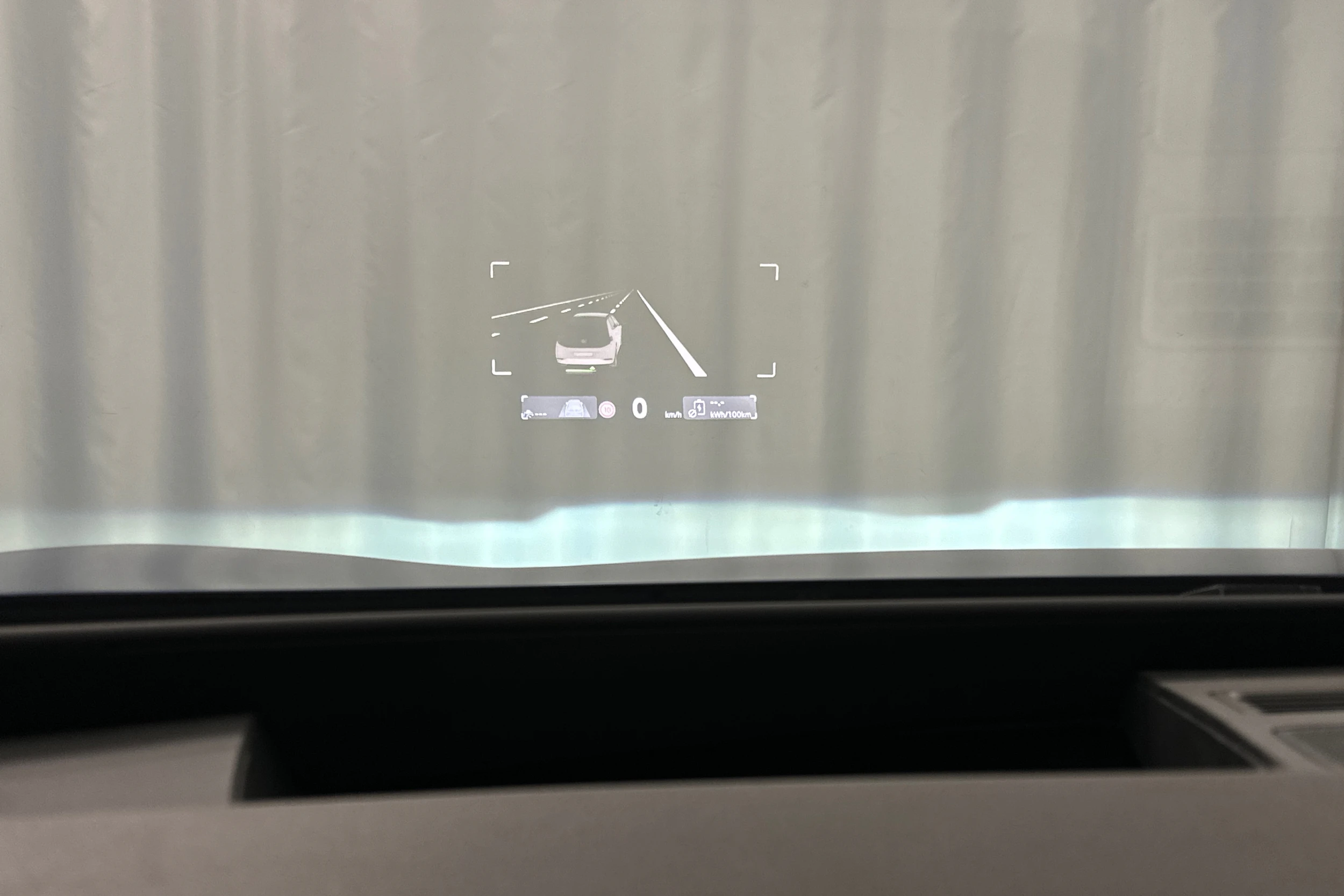 sininen Volkswagen ID.4 2025 kuva 37.