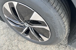 harmaa Volkswagen ID.4 2025 kuva 10.