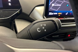 valkoinen Volkswagen ID.4 2025 kuva 10.