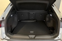 valkoinen Volkswagen ID.4 2025 kuva 16.