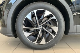 musta Volkswagen ID.4 2025 kuva 10.
