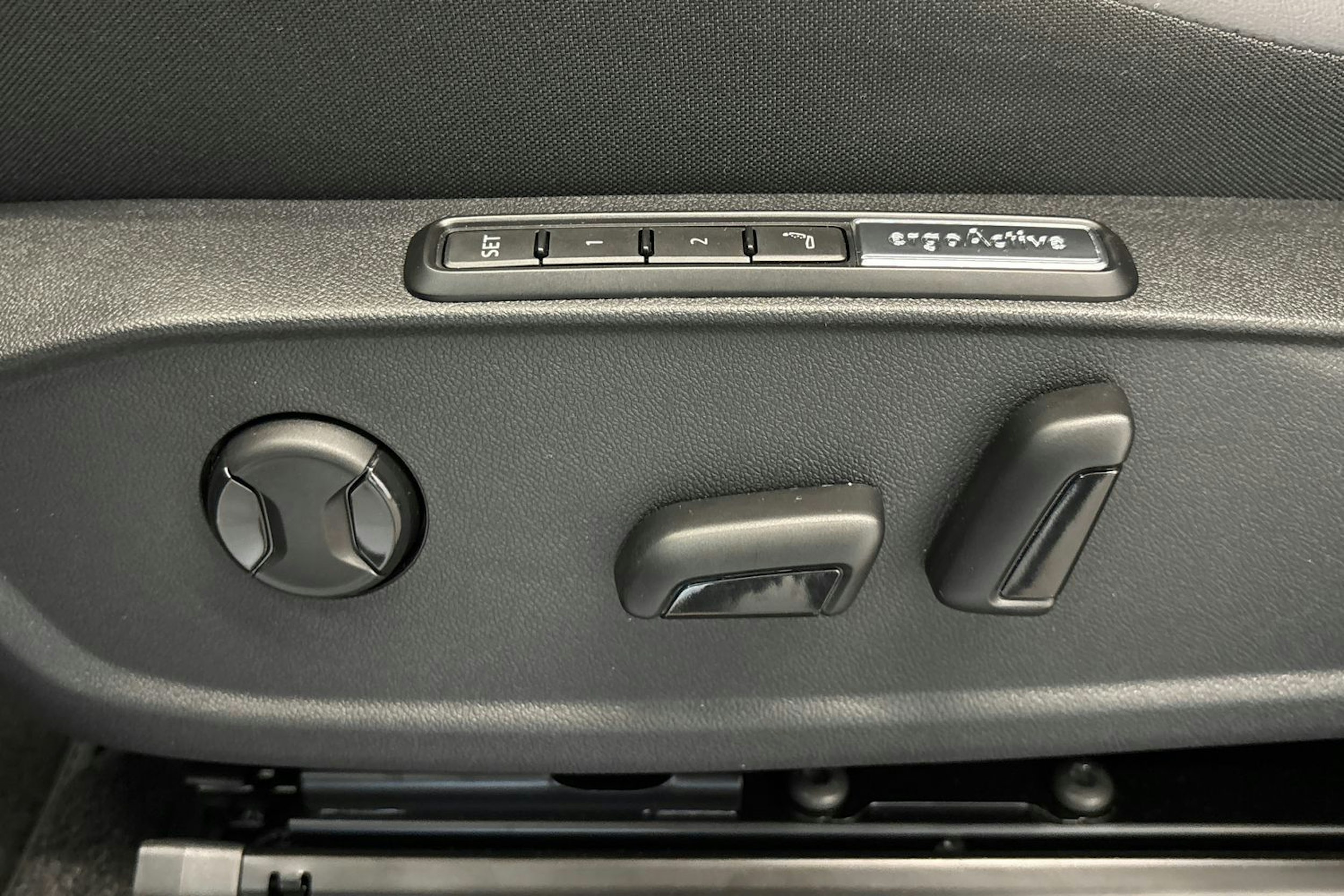 met. sininen Volkswagen ID.4 2025 kuva 10.