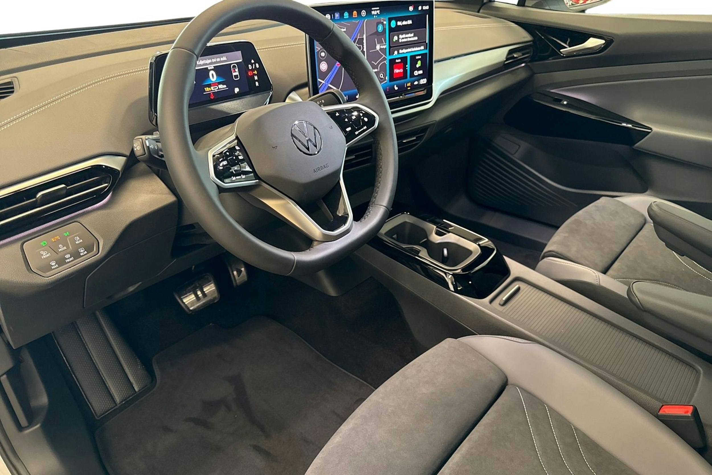 valkoinen Volkswagen ID.4 2025 kuva 6.