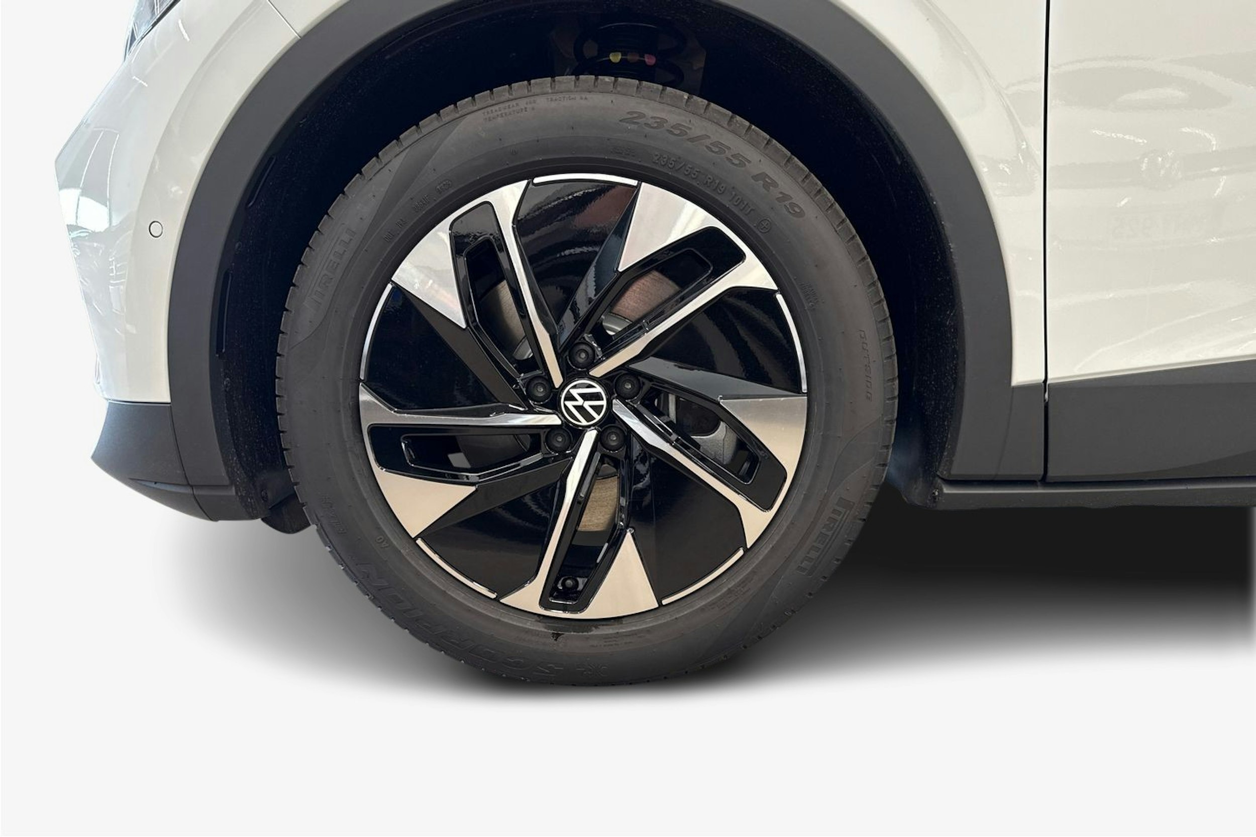 valkoinen Volkswagen ID.4 2025 kuva 9.