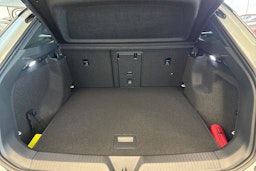 valkoinen Volkswagen ID.4 2025 kuva 17.