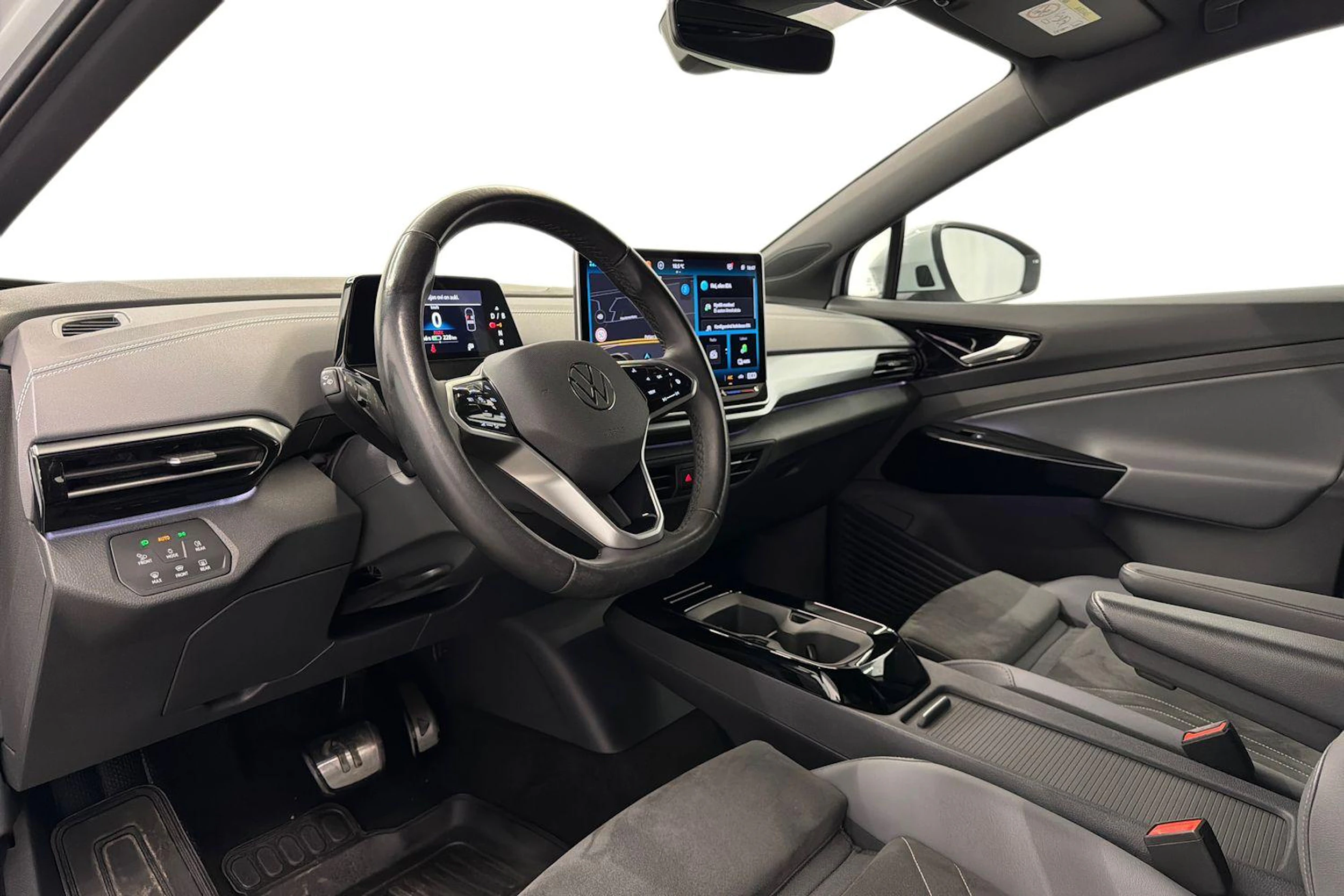 Valkoinen Volkswagen ID.4 2025 kuva 6.