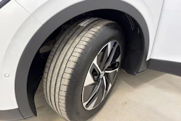 Valkoinen Volkswagen ID.4 2025 kuva 10.