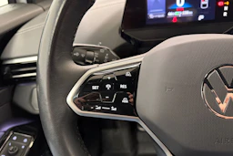 Valkoinen Volkswagen ID.4 2025 kuva 15.