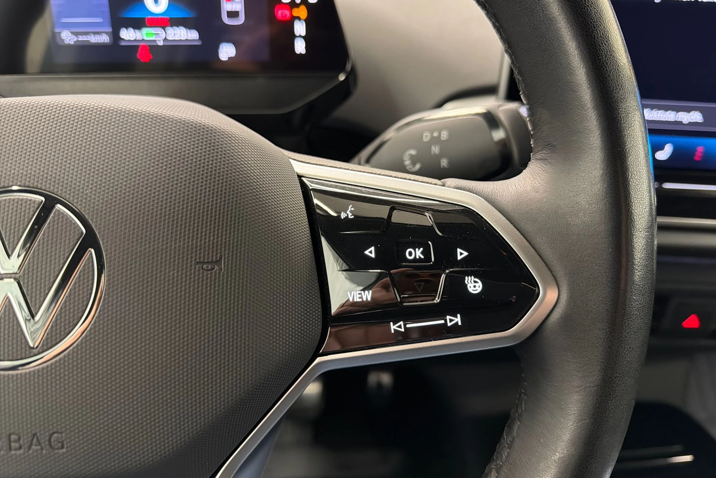 Valkoinen Volkswagen ID.4 2025 kuva 16.