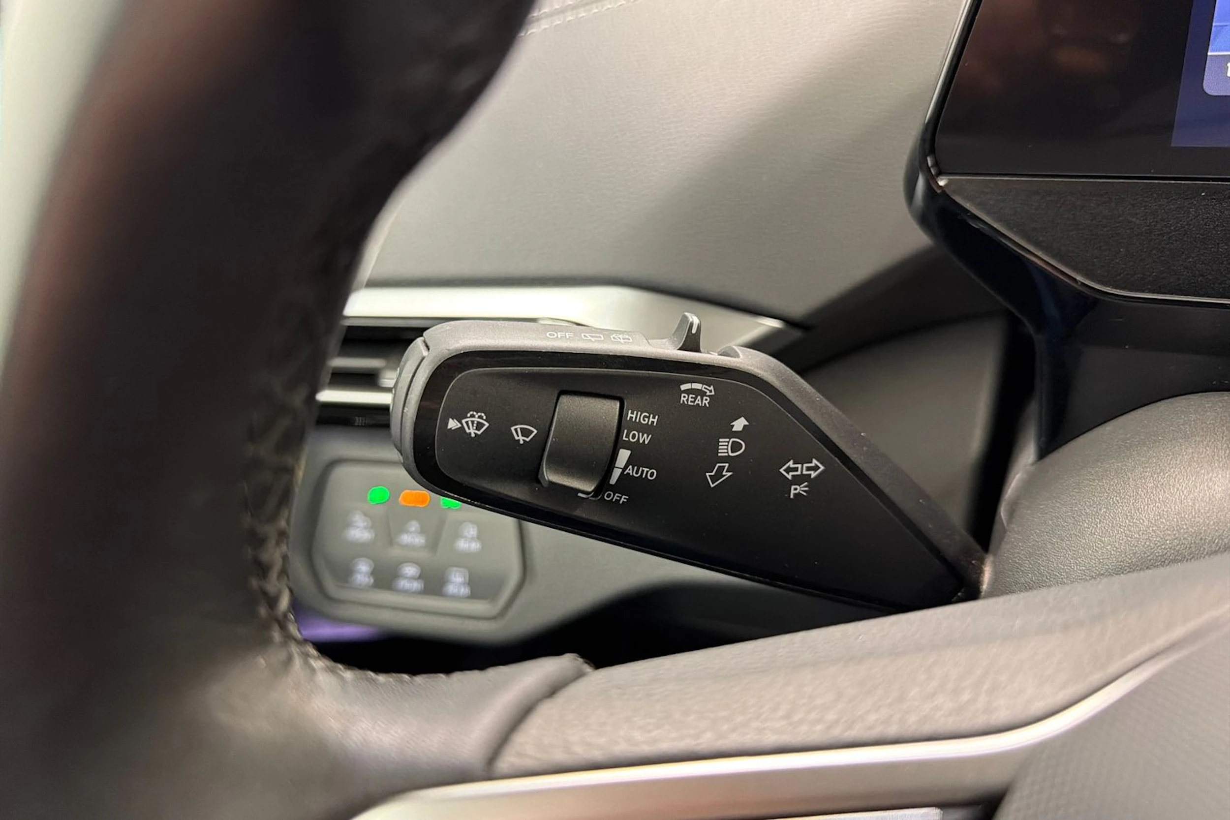 Valkoinen Volkswagen ID.4 2025 kuva 17.