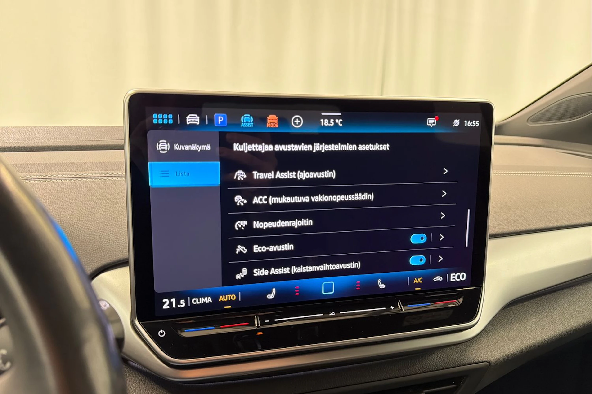 Valkoinen Volkswagen ID.4 2025 kuva 34.