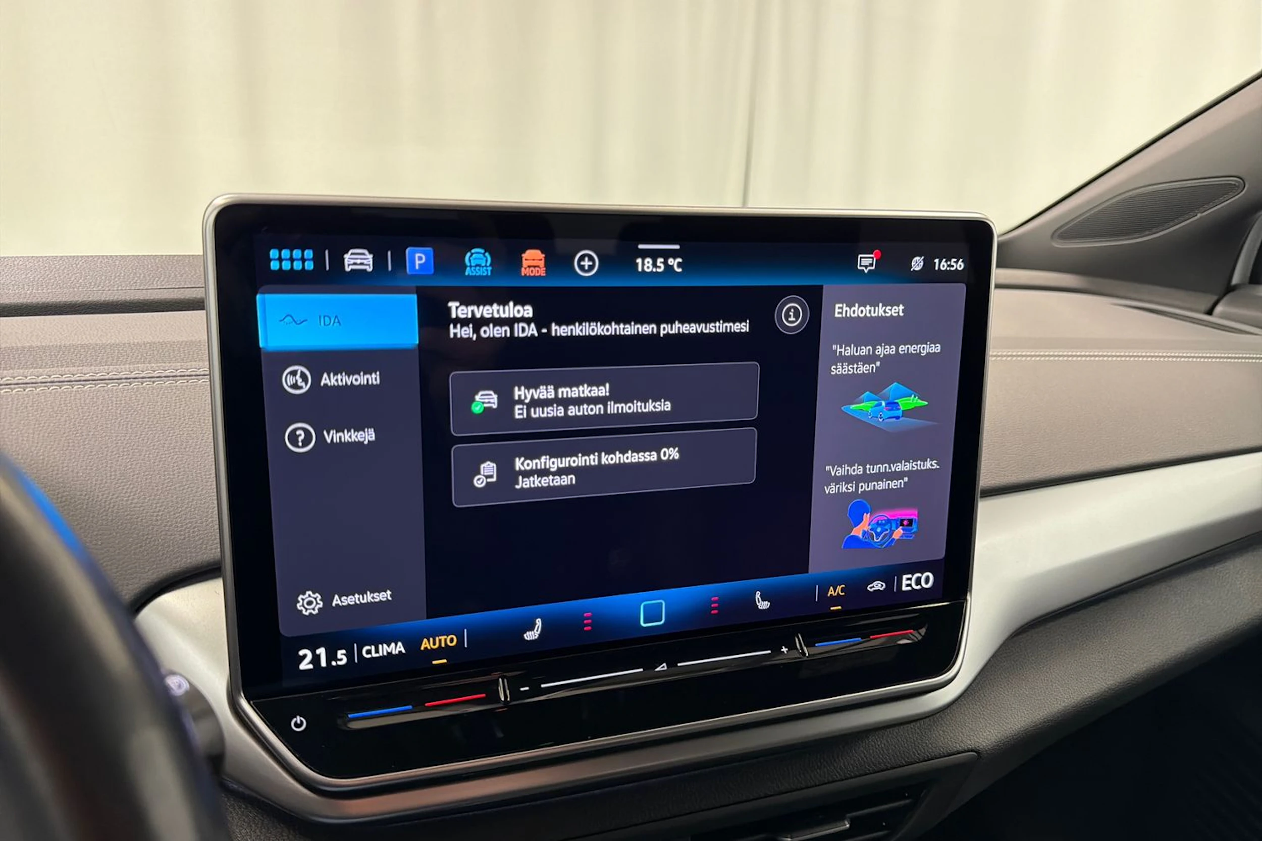 Valkoinen Volkswagen ID.4 2025 kuva 37.