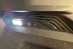 Valkoinen Volkswagen ID.4 2025 kuva 40.