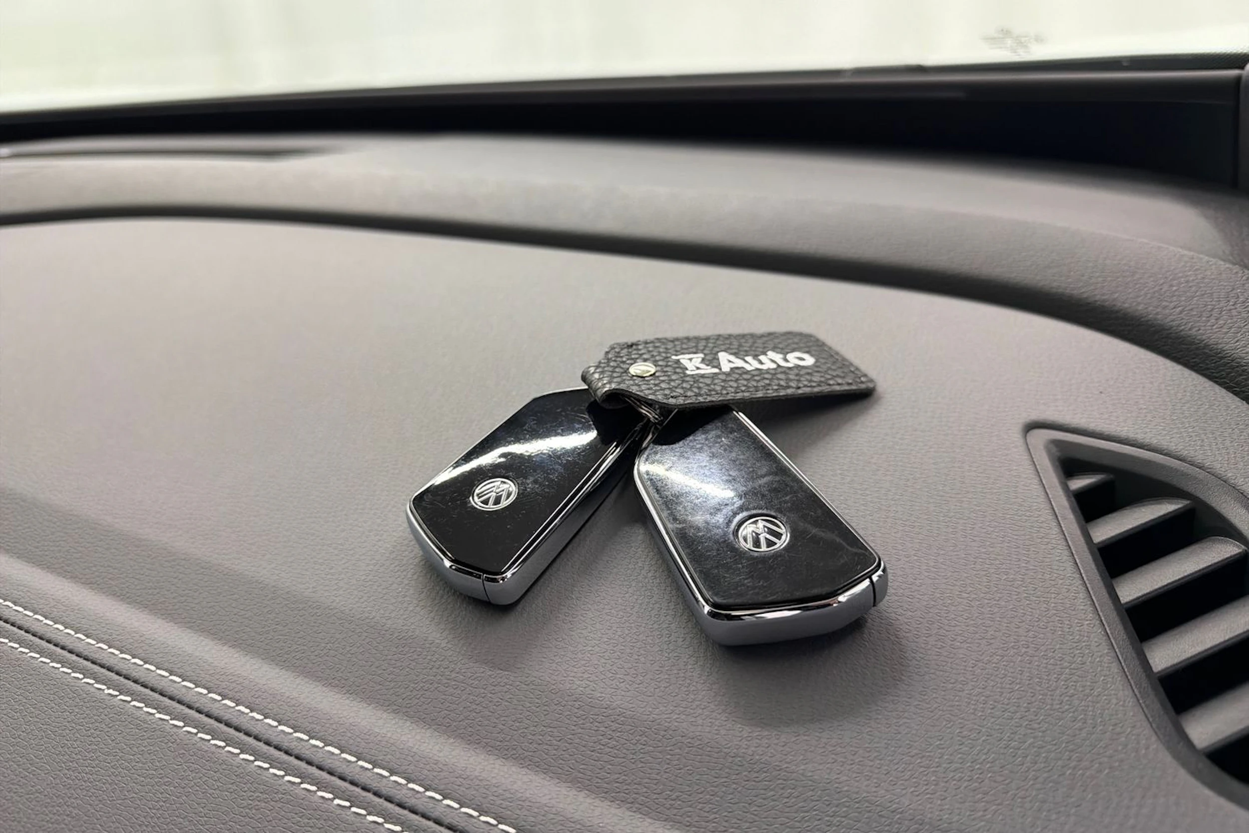 Valkoinen Volkswagen ID.4 2025 kuva 43.