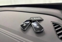 Valkoinen Volkswagen ID.4 2025 kuva 43.