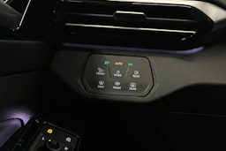 musta Volkswagen ID.4 2025 kuva 14.