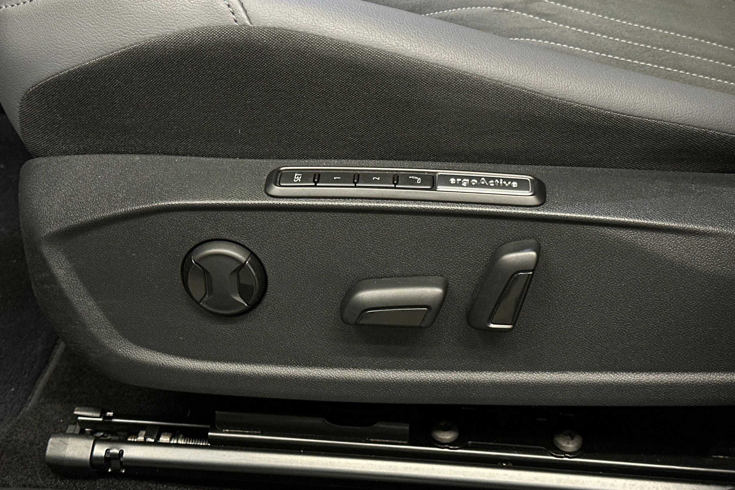 musta Volkswagen ID.4 2025 kuva 35.