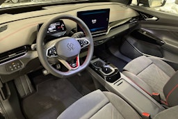 musta Volkswagen ID.4 2025 kuva 6.