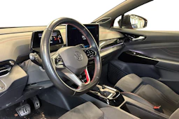 punainen Volkswagen ID.4 2025 kuva 3.