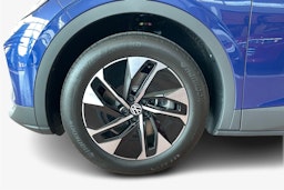 sininen Volkswagen ID.4 2025 kuva 9.
