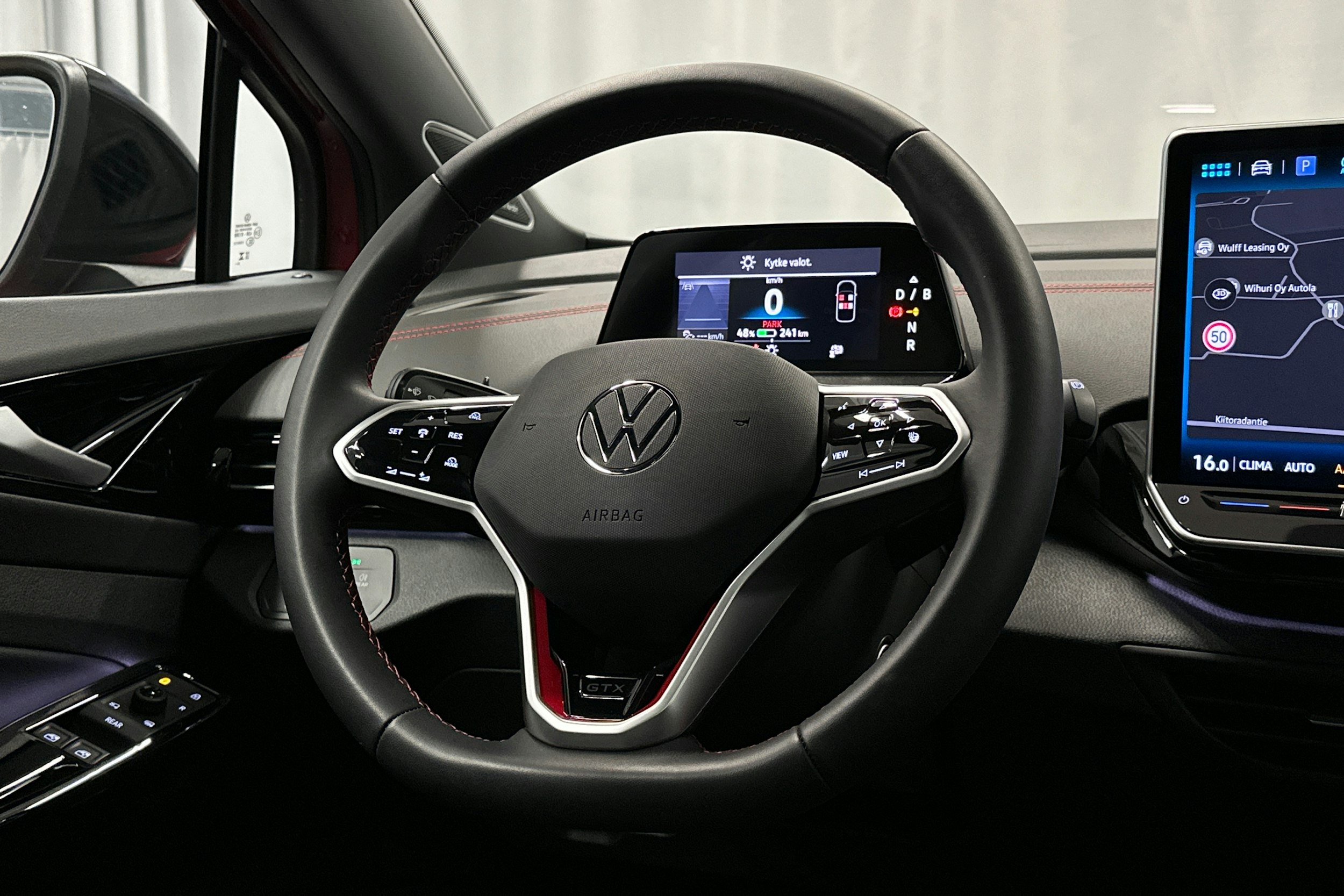 punainen Volkswagen ID.4 2025 kuva 18.