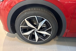 punainen Volkswagen ID.4 2025 kuva 9.