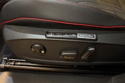 punainen Volkswagen ID.4 2025 kuva 12.