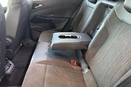punainen Volkswagen ID.4 2025 kuva 8.