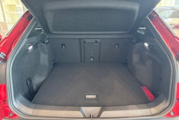 punainen Volkswagen ID.4 2025 kuva 11.